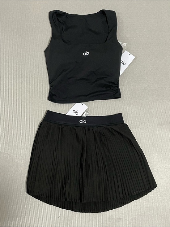 ALO Yoga Other - ALO Yoga Black Crop Tank Top and Pleated Skirt Set